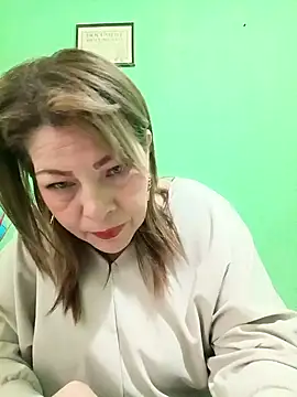 Snapshot of VANESSA__01 chatting on 10/18/25, 11:44 VANESSA  01 online show from 10/18/25, 11:44