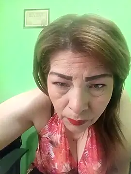 Snapshot of VANESSA__01 chatting on 10/21/25, 12:39 VANESSA  01 online show from 10/21/25, 12:39