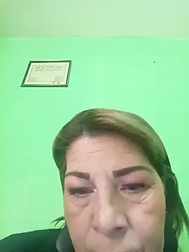 Snapshot of VANESSA__01 chatting on 10/22/25, 12:38 VANESSA  01 online show from 10/22/25, 12:38