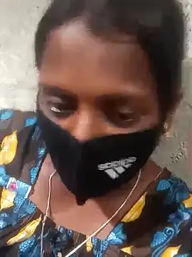 Snapshot of Tamil_Hot_Sandy chatting on 10/18/25, 04:59 Tamil Hot Sandy online show from 10/18/25, 04:59