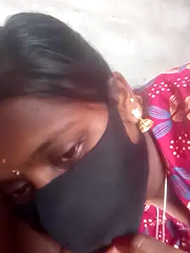 Snapshot of Tamil_Hot_Sandy chatting on 11/03/25, 08:04 Tamil Hot Sandy online show from 11/03/25, 08:04