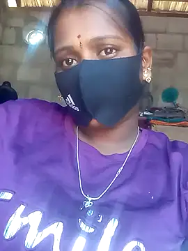 Snapshot of Tamil_Hot_Sandy chatting on 11/05/25, 03:28 Tamil Hot Sandy online show from 11/05/25, 03:28