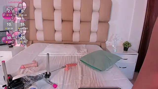 Caroline Millerr online show from 10/23/25, 12:48