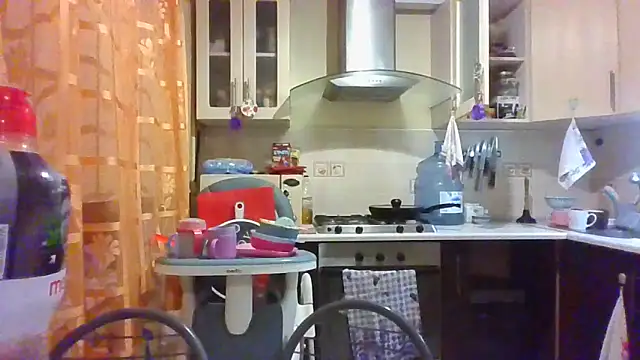 QueenMomyS online show from 10/18/25, 07:47