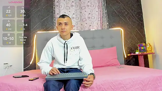 CharlotteAndSimon online show from 02/18/26, 02:13