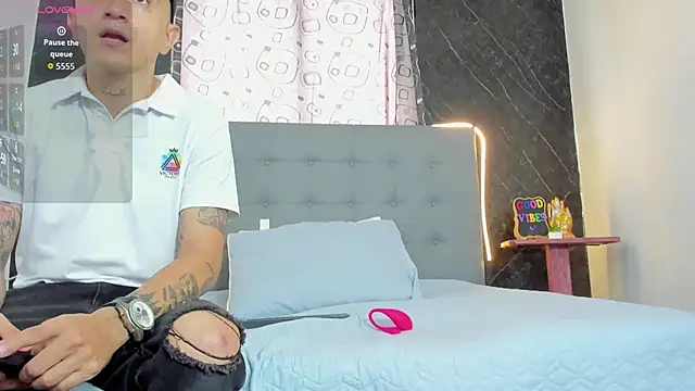 CharlotteAndSimon online show from 02/23/26, 02:25