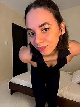 Snapshot of Capricho_01 chatting on 10/20/25, 12:38 Capricho 01 online show from 10/20/25, 12:38