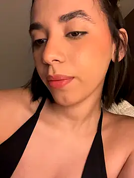 Capricho 01 online show from 10/27/25, 12:31