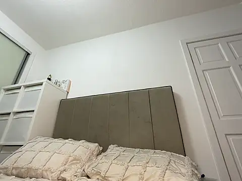 Playfulvixen25 online show from 04/10/26, 02:06