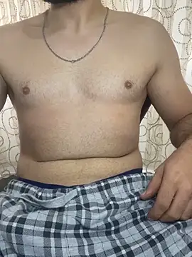 Snapshot of darkness0323 chatting on 10/27/25, 01:04 darkness0323 online show from 10/27/25, 01:04