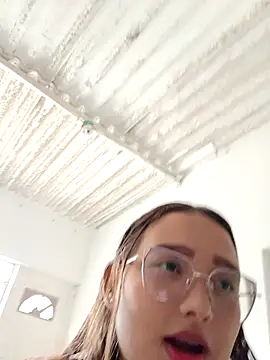 young dairy01 online show from 10/01/25, 12:22