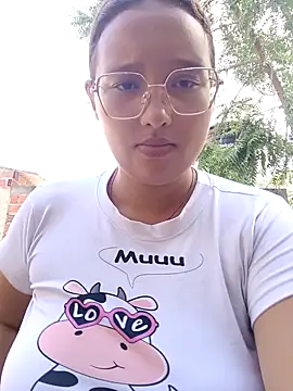 young dairy01 online show from 10/31/25, 01:45