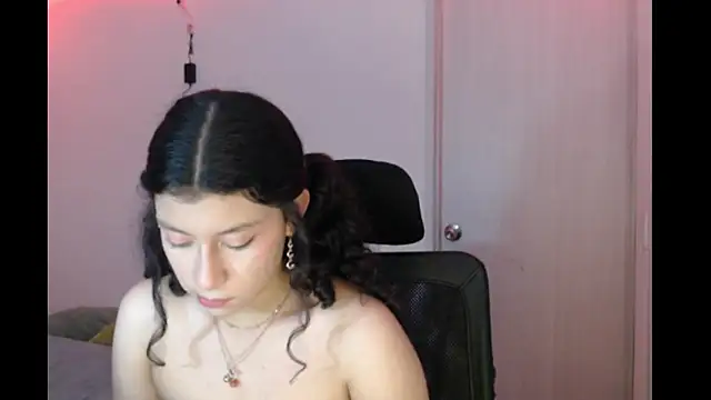 Ivonnybonn online show from 11/29/25, 02:47