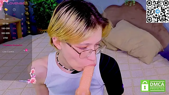 Sharlikiss online show from 04/17/26, 03:37