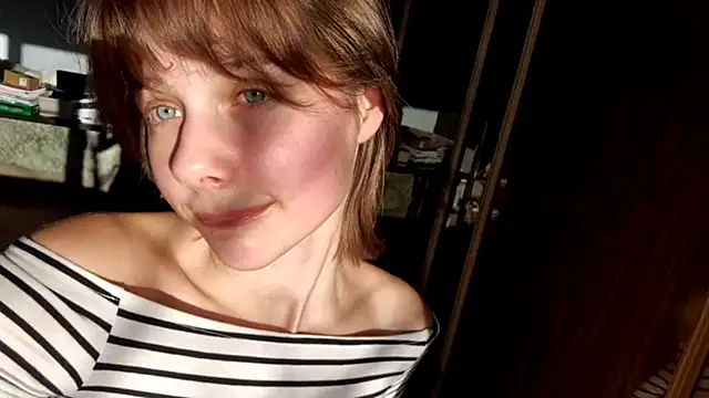 Snapshot of ExitedTroth chatting on 09/30/25, 01:49 ExitedTroth online show from 09/30/25, 01:49