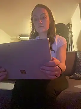 sexybriiiixoxo online show from 04/13/26, 04:07