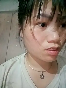 min-xinh online show from 04/10/26, 10:25