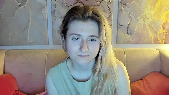 Snapshot of CamillaDreamer chatting on 04/18/26, 11:38 CamillaDreamer online show from 04/18/26, 11:38