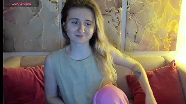Snapshot of CamillaDreamer chatting on 04/20/26, 06:16 CamillaDreamer online show from 04/20/26, 06:16