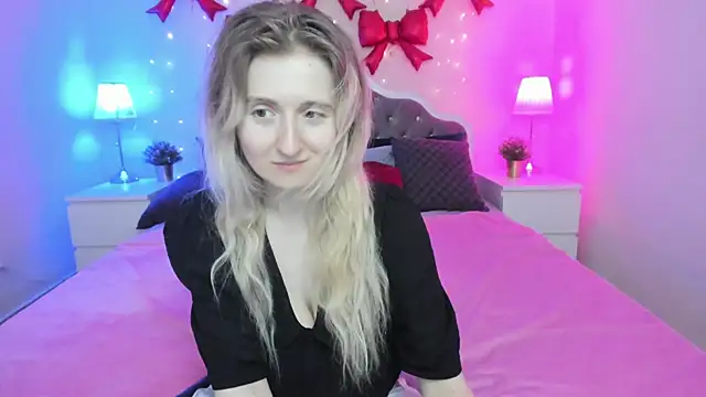 Snapshot of CamillaDreamer chatting on 04/25/26, 01:41 CamillaDreamer online show from 04/25/26, 01:41