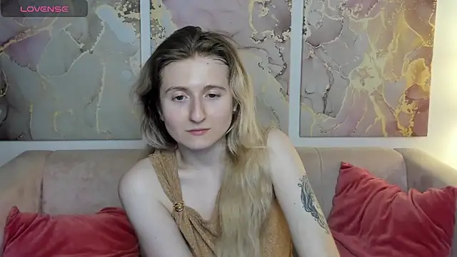 Snapshot of CamillaDreamer chatting on 04/28/26, 05:51 CamillaDreamer online show from 04/28/26, 05:51