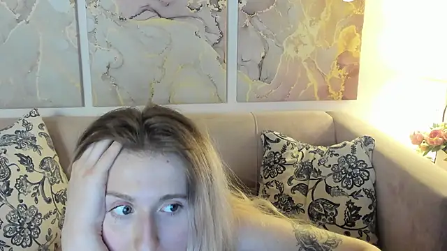 Snapshot of CamillaDreamer chatting on 05/14/26, 10:16 CamillaDreamer online show from 05/14/26, 10:16