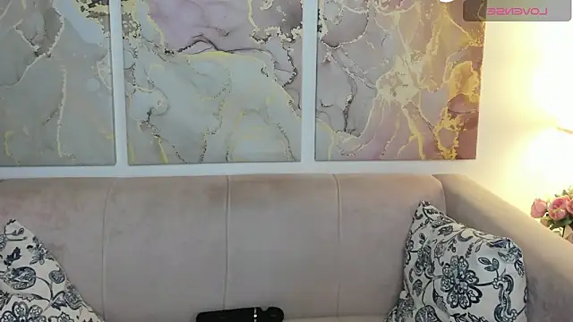 Snapshot of CamillaDreamer chatting on 05/15/26, 11:45 CamillaDreamer online show from 05/15/26, 11:45
