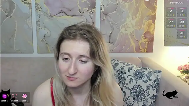 Snapshot of CamillaDreamer chatting on 05/17/26, 06:11 CamillaDreamer online show from 05/17/26, 06:11