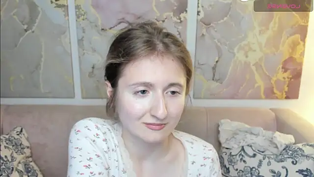 Snapshot of CamillaDreamer chatting on 05/17/26, 06:15 CamillaDreamer online show from 05/17/26, 06:15