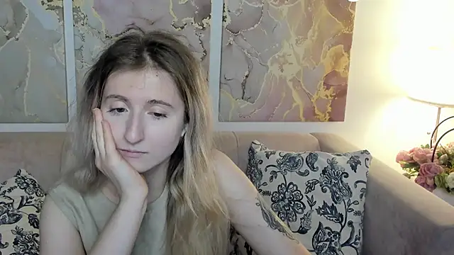 Snapshot of CamillaDreamer chatting on 05/19/26, 10:32 CamillaDreamer online show from 05/19/26, 10:32