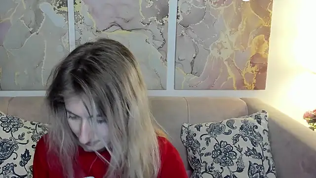 Snapshot of CamillaDreamer chatting on 05/19/26, 10:38 CamillaDreamer online show from 05/19/26, 10:38