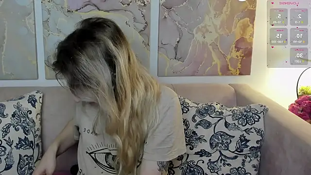 Snapshot of CamillaDreamer chatting on 05/24/26, 01:05 CamillaDreamer online show from 05/24/26, 01:05