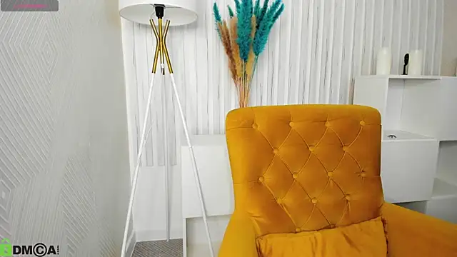 KarinaBroks online show from 11/14/25, 11:53