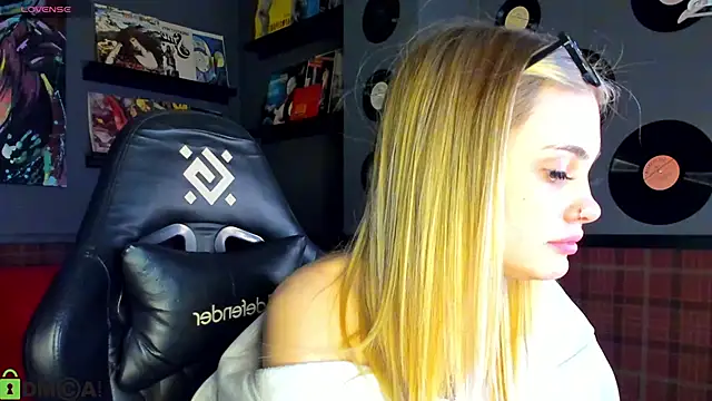 KarinaBroks online show from 01/15/26, 10:31