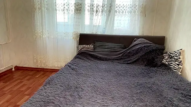 LindyEckland online show from 04/01/26, 01:41