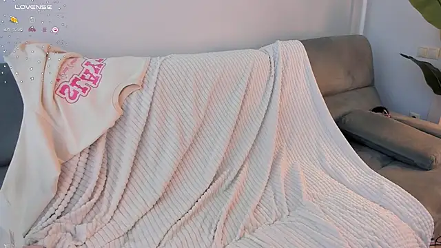 Eva Cheeky online show from 10/16/25, 08:15