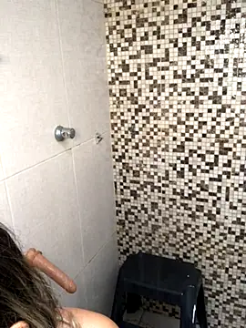 Snapshot of AlinemariaX chatting on 10/15/25, 04:29 AlinemariaX online show from 10/15/25, 04:29