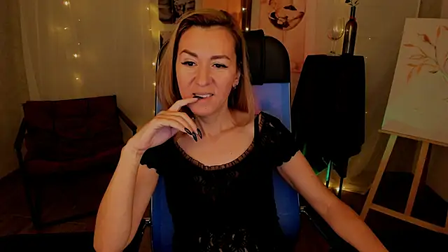 DonnaSmitth online show from 11/03/25, 09:32