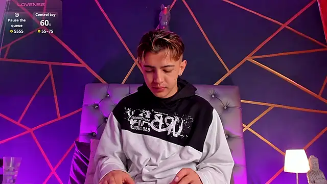 Lian Miller1  online show from 03/21/26, 12:43