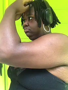 Snapshot of GoddessMiyaa chatting on 10/12/25, 04:06 GoddessMiyaa online show from 10/12/25, 04:06