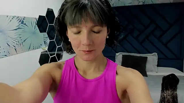 Valery More   online show from 11/18/25, 12:31