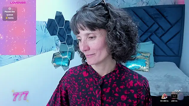 Valery More   online show from 04/11/26, 03:16