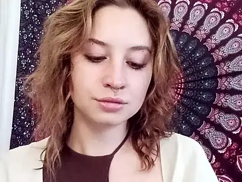 Snapshot of AdalynKiss chatting on 10/08/25, 06:11 AdalynKiss online show from 10/08/25, 06:11