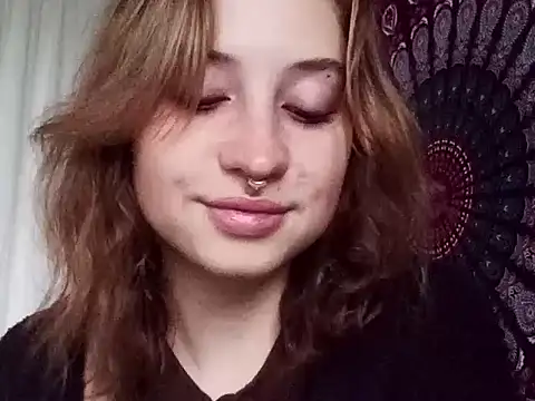 Snapshot of AdalynKiss chatting on 10/17/25, 06:16 AdalynKiss online show from 10/17/25, 06:16