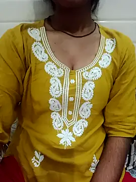 Snapshot of Meenu_rani6 chatting on 10/13/25, 12:38 Meenu rani6 online show from 10/13/25, 12:38