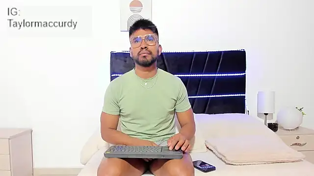 Taylormaccurdy  online show from 01/17/26, 02:22