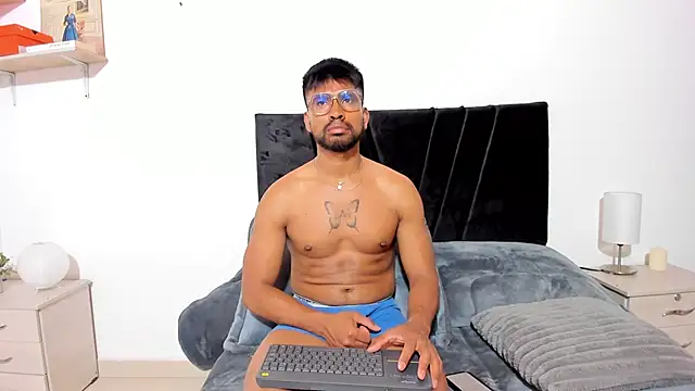 Taylormaccurdy  online show from 02/28/26, 03:46