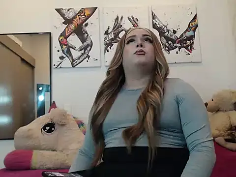 Redvelvett22 online show from 10/08/25, 05:16