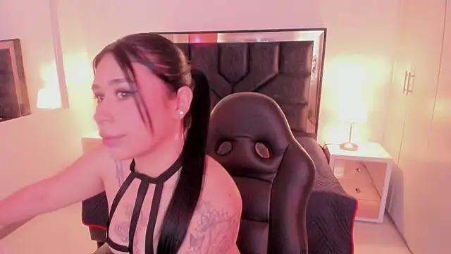 SusanVilla online show from 11/06/25, 07:37