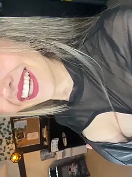 Miia Millerr online show from 11/19/25, 02:55